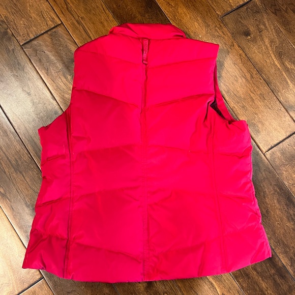 Lands end red vest - Picture 3 of 3